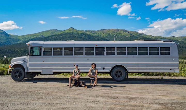 casal-viaja-mundo-onibus-loft-inspiracao