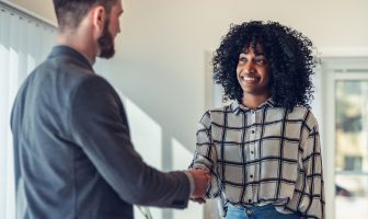 Conheça 5 riscos de negociar com o proprietário para ficar atento! Negociar com o proprietário
