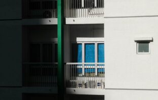 Varandas Pequenas: Ideias Criativas para Decorar e Aproveitar o Espaço