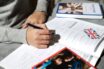 Estudante estudando em escola de idioma em Moema