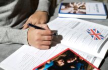 Estudante estudando em escola de idioma em Moema
