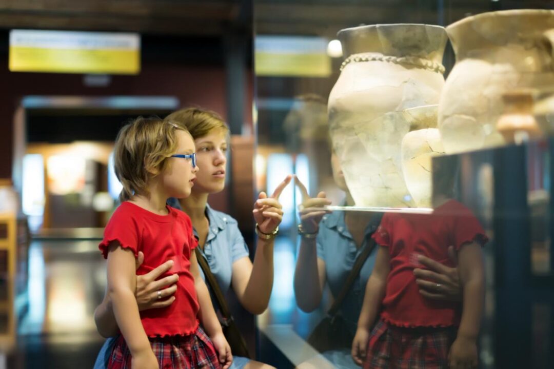 Família em museu de Moema