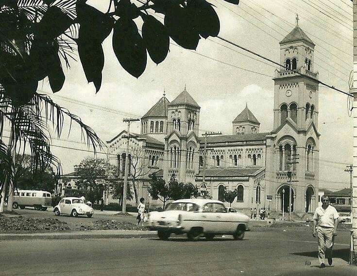 1960 - Igreja e Largo de Moema