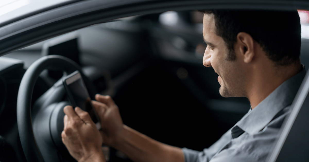 Motorista baixando comprovante